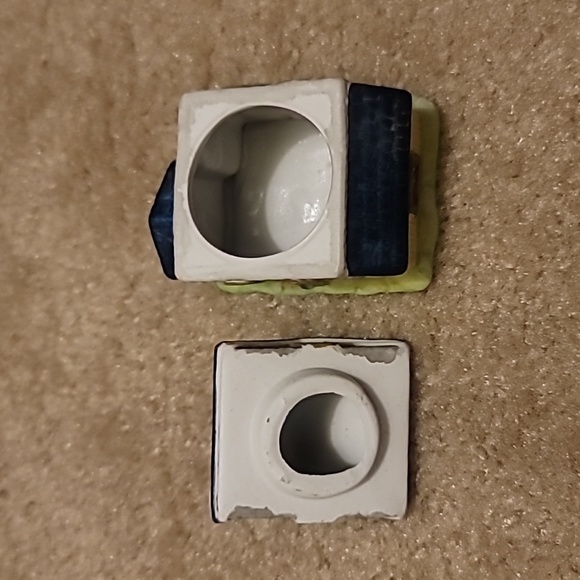 Vintage Porcelain Trinket Box House - Picture 6 of 7